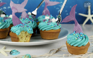 Kokos-Blaubeer Cupcakes mit Schoko-Frischkäse-Creme