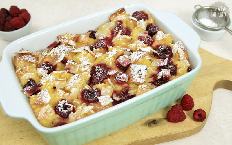 French Toast Auflauf mit Himbeeren & Kokos Chips