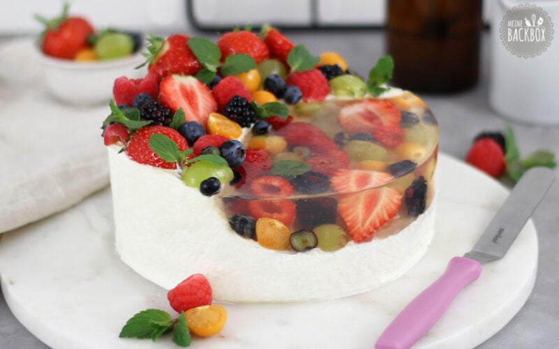 Mixed Berry Jelly Cake mit Früchtemeer