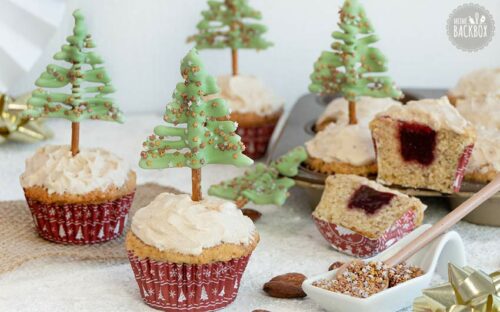 Linzer Cupcakes mit Royal Icing Tannenbaum