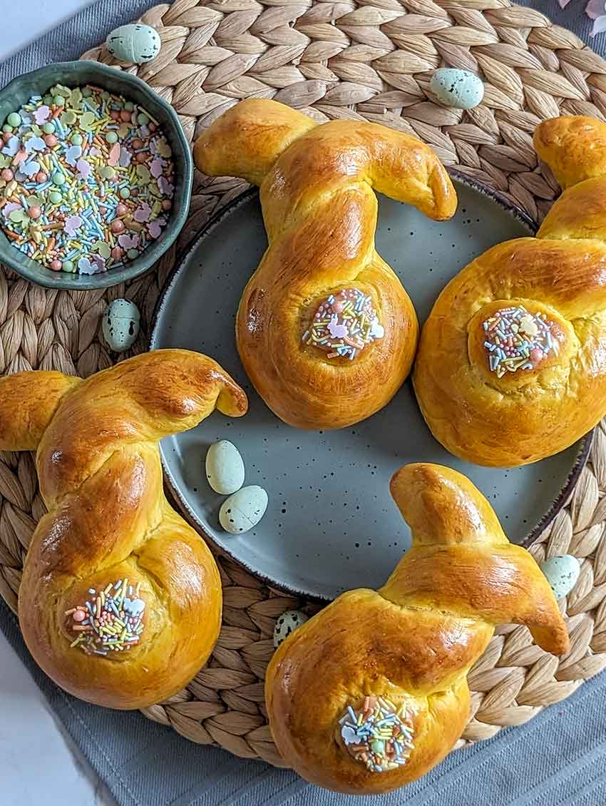 Hefeteig Osterhasen von Ninas Backstübchen