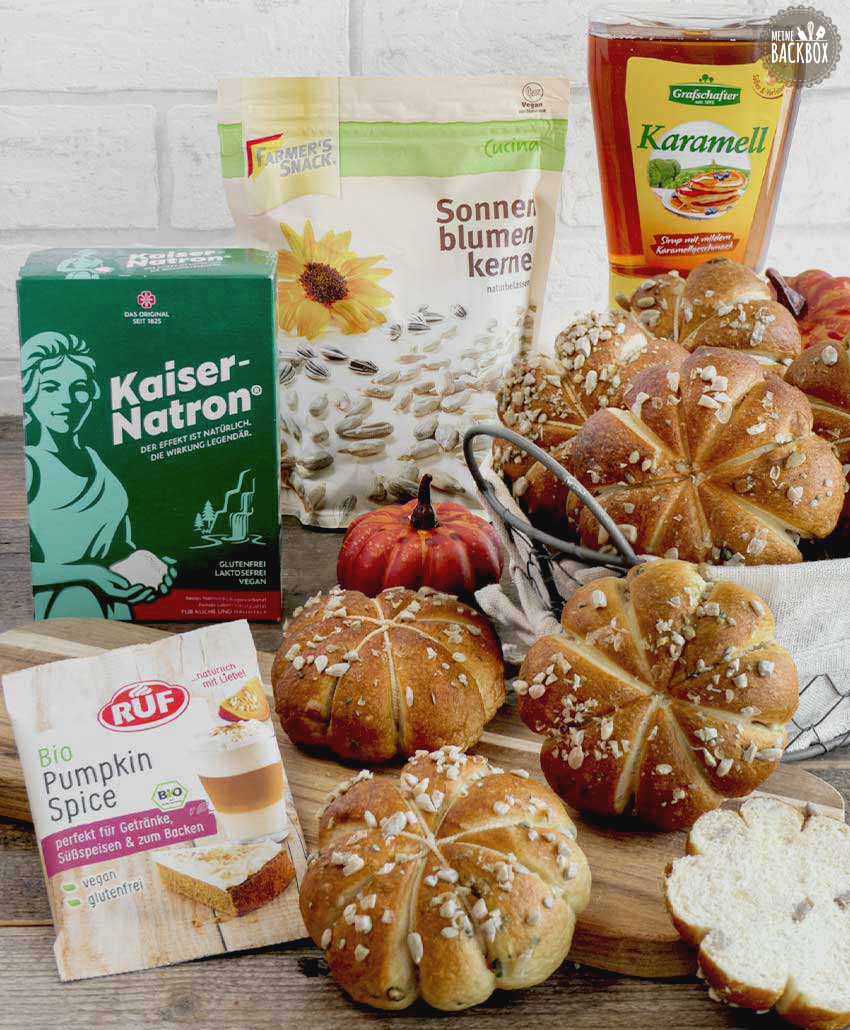 Kürbis-Laugenbrötchen mit allen Produkten aus der Box