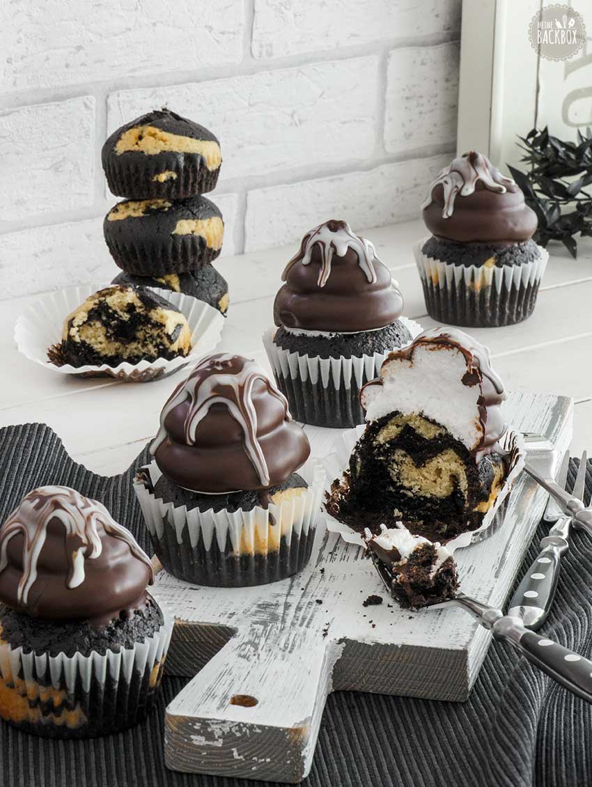 Meine Backbox X Dr. Oetker Backbox: Black & White Cupcakes mit Schaumkuss-Topping