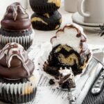 Meine Backbox X Dr. Oetker Backbox: Black & White Schaumkuss-Cupcakes
