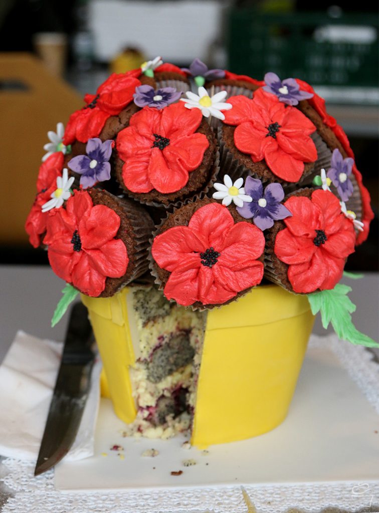 Mohnblumen Strauss Cupcakes Torte