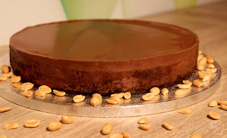 Peanutbutter-Cheesecake mit Karamell und Chocolate-Shortbread
