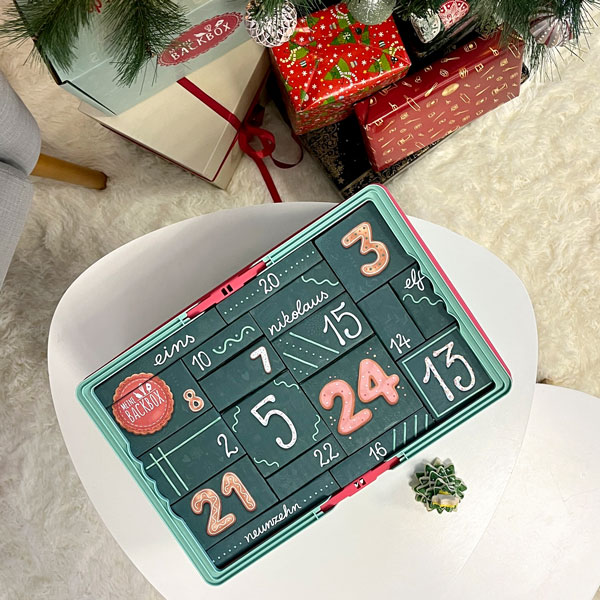 Back Adventskalender 2025 von Meine Backbox im praktischen Einkaufskorb von oben